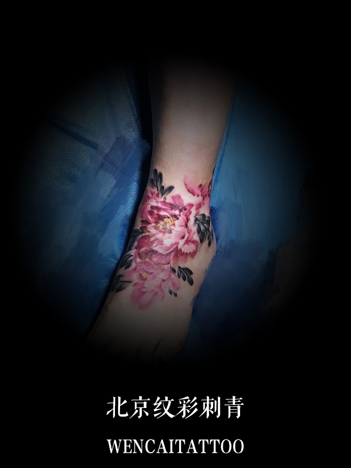 北京的宇小姐脚背牡丹纹身