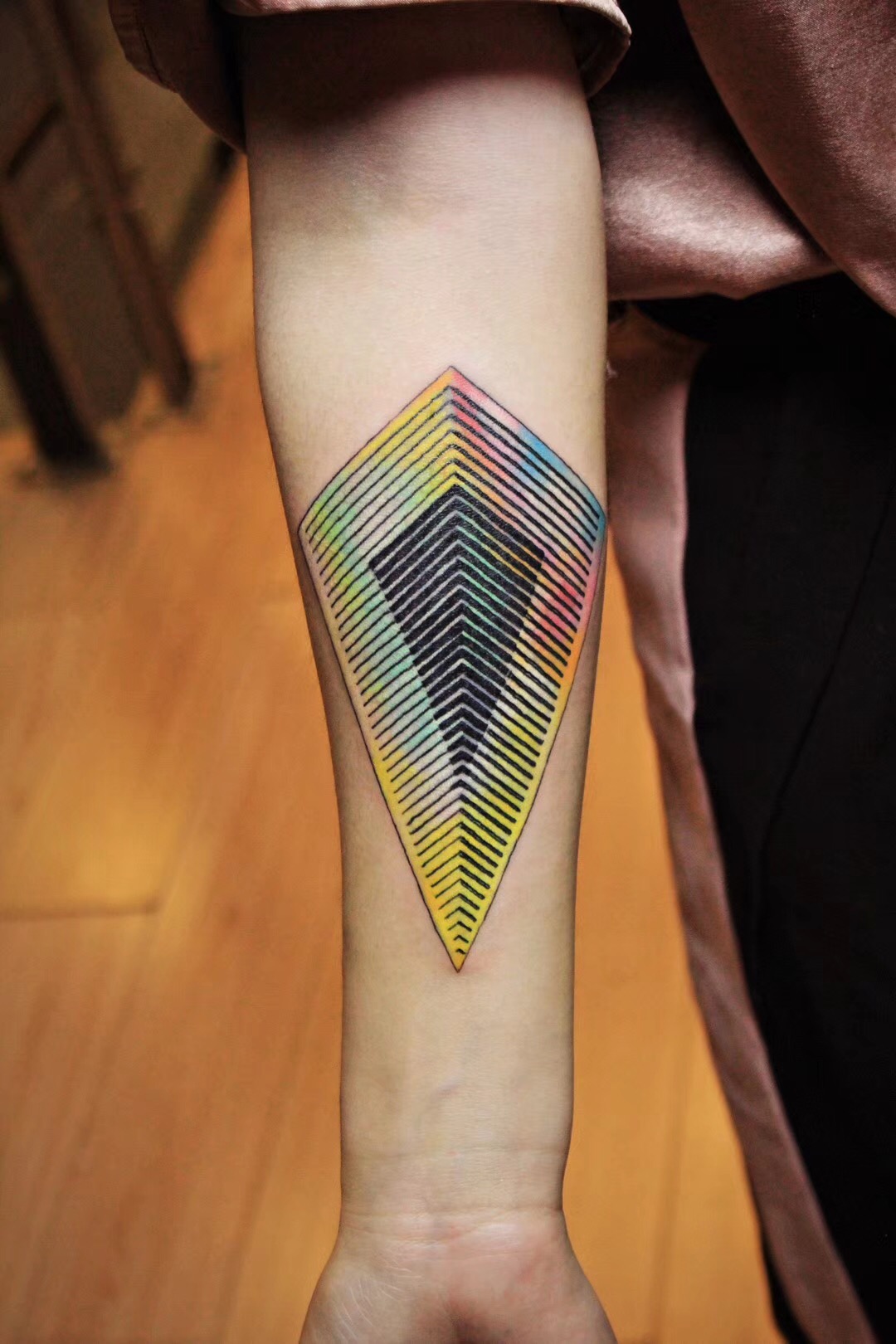 最爱的Kiasmos最爱的专辑Blurred封面纹身图案，真铁粉！！