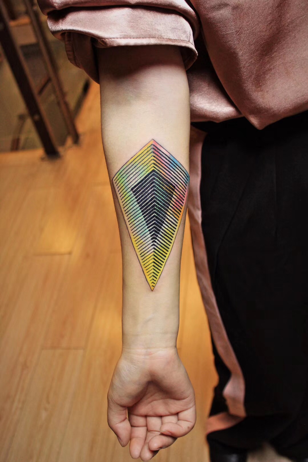 最爱的Kiasmos最爱的专辑Blurred封面纹身图案，真铁粉！！